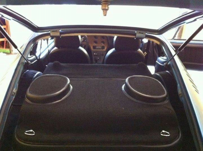 Illustration for article titled For $38,000, Could This 1973 Volkswagen SP2 Get You To Go Full Brazilian?